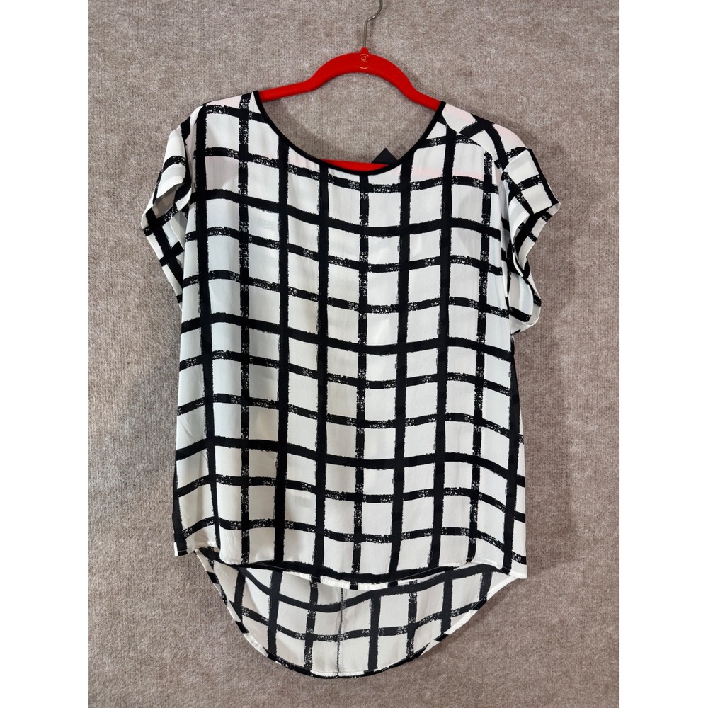 Bobeau Grid Print Short Sleeve Top Women Size Medium Black White Back Zip Blouse